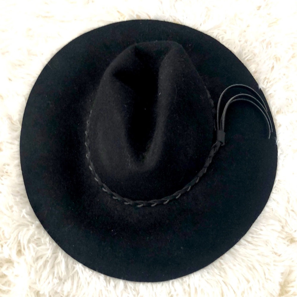 Hat free press